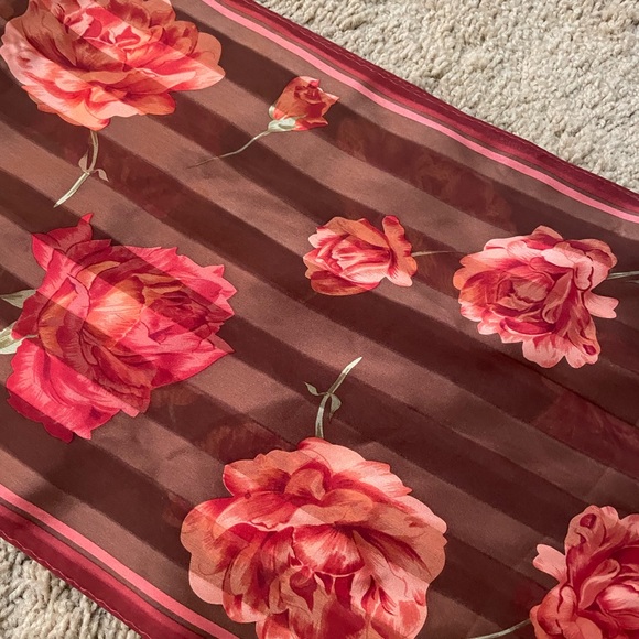 Silk scarf - Picture 4 of 8